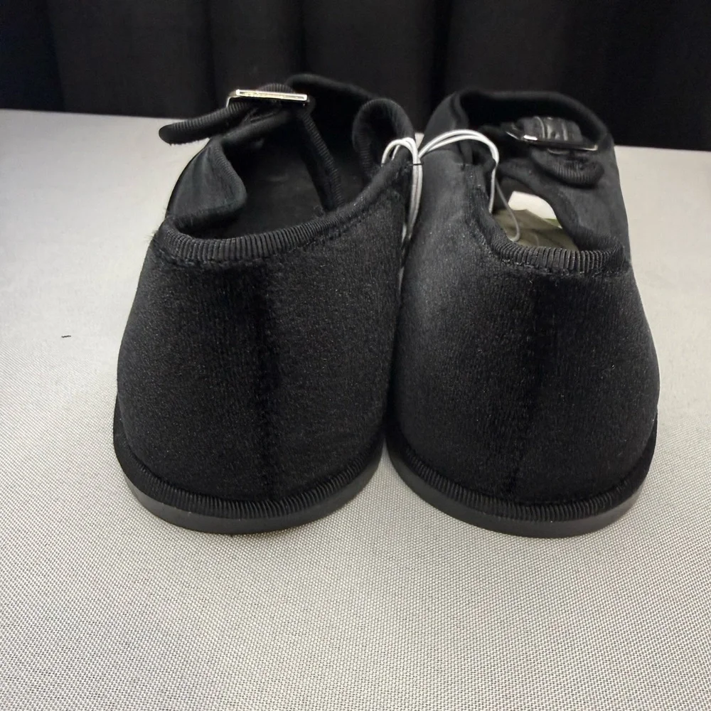 Universal Thread Black Velvet Flats W/ Buckle Strap - NWT - Picture 3 of 8